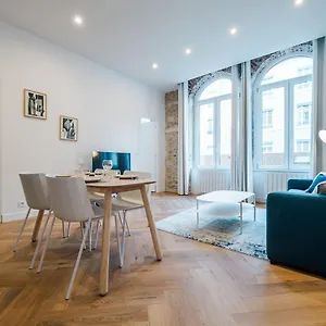 https://apt-the-sapphire.hotels-rhonealpes.com